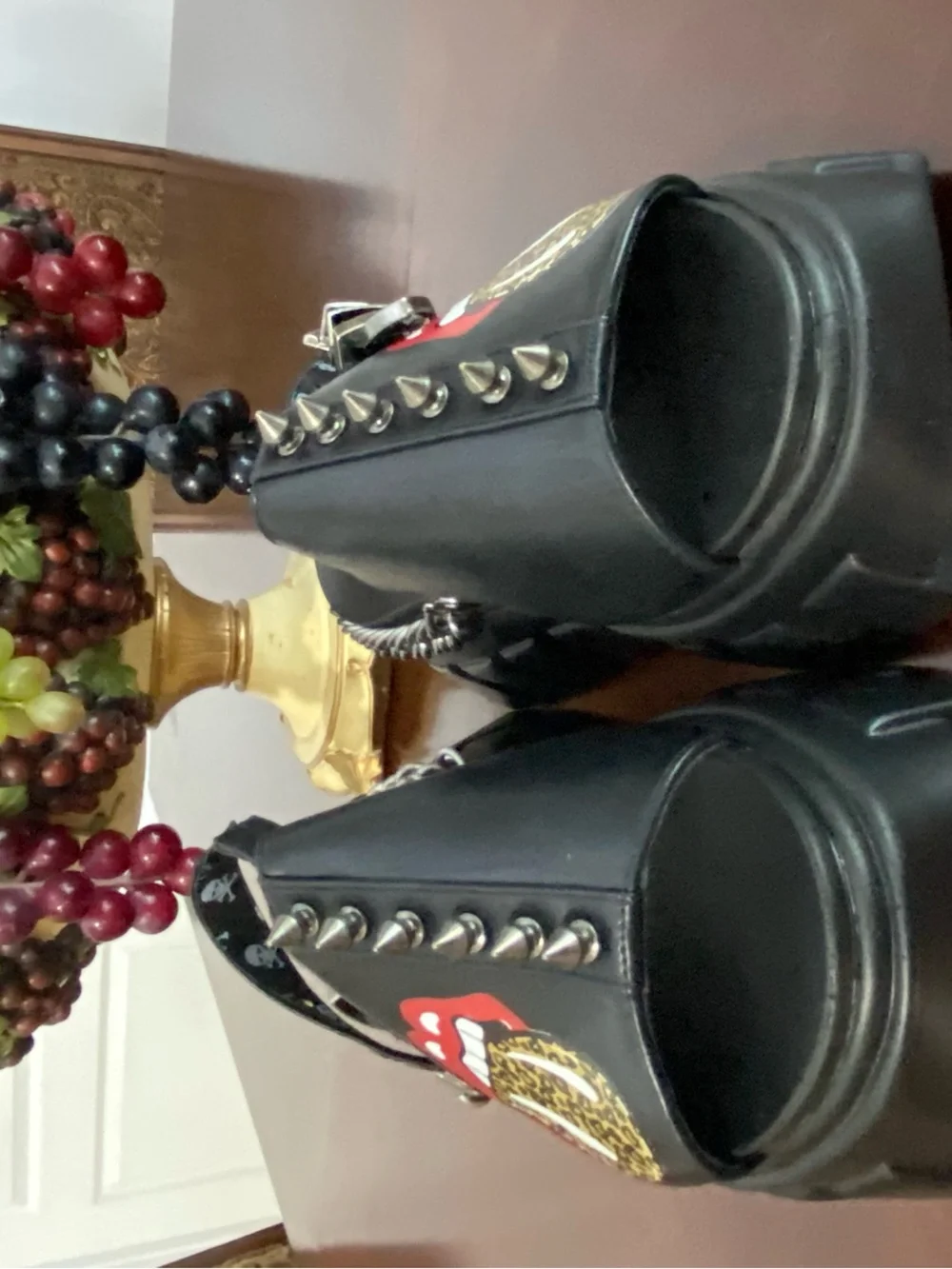 MODA Black Platform Chain Sandals with Stud & Leopard Tongue Graphic